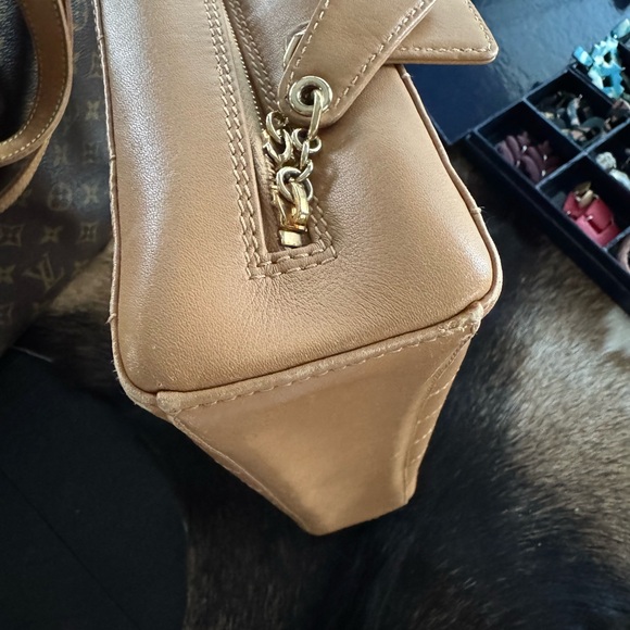 Chanel Shoulder Bag - Picture 9 of 11